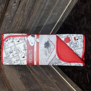 Snoopy and friends dish drying mat NWT